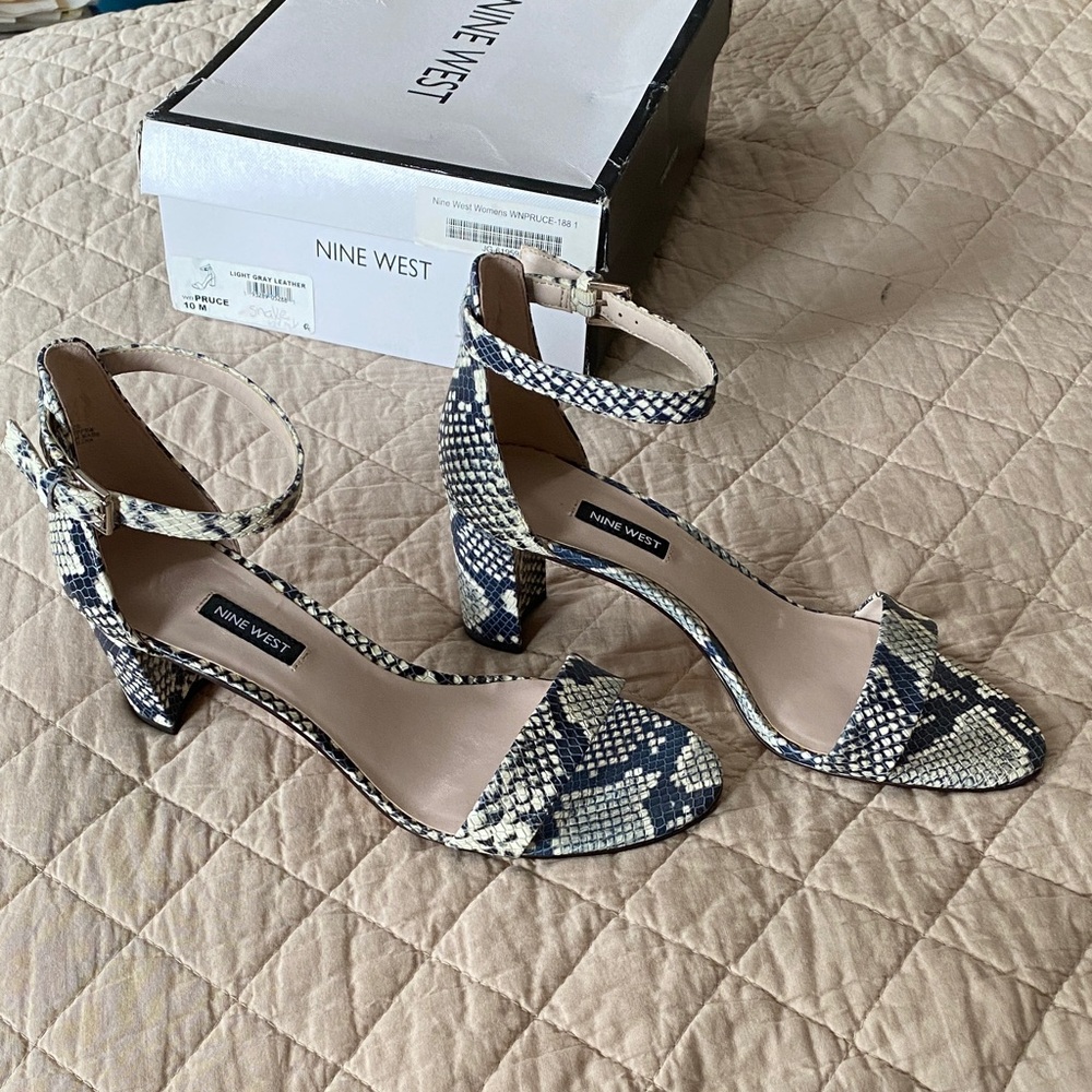 NEW!! Nine West Pruce Light Gray Leather Snakeskin Heels. Sz 10.